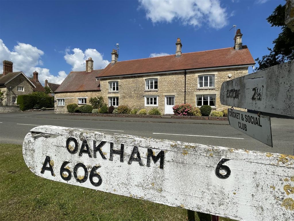 Property photo 1 of 10 Front (1).Jpg