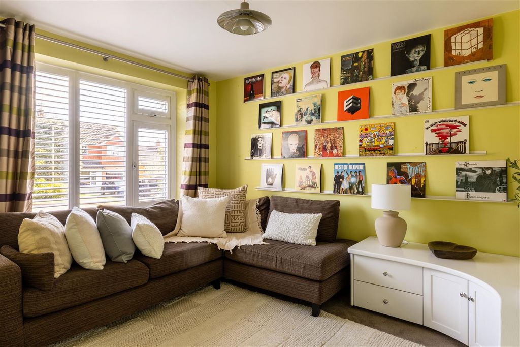 Additional image 15 of 4 bed detached house for saleBeaufort Close, Reigate RH2