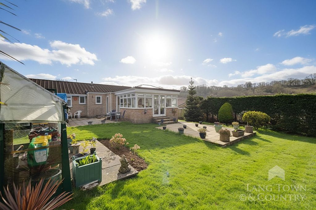 Property photo 3 of 18