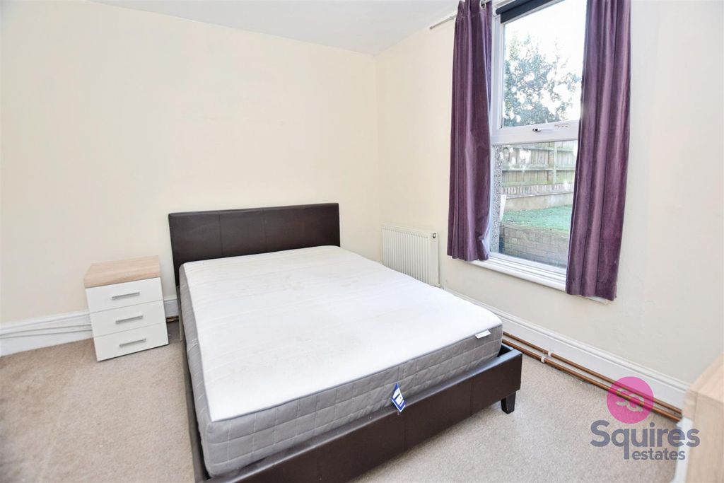 Property photo 2 of 8