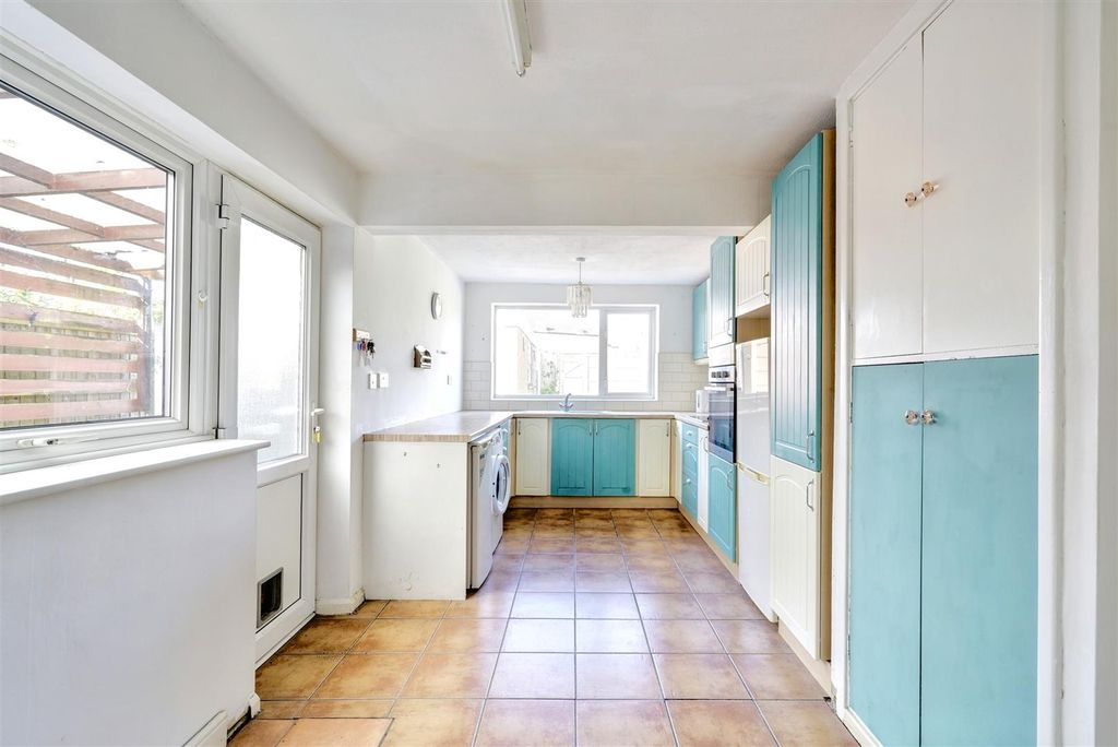 Property photo 3 of 17 Dining Kitchen