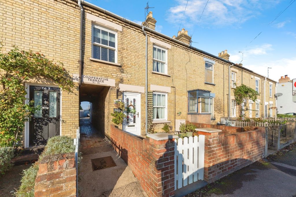 Property photo 1 of 17 Front Aspect