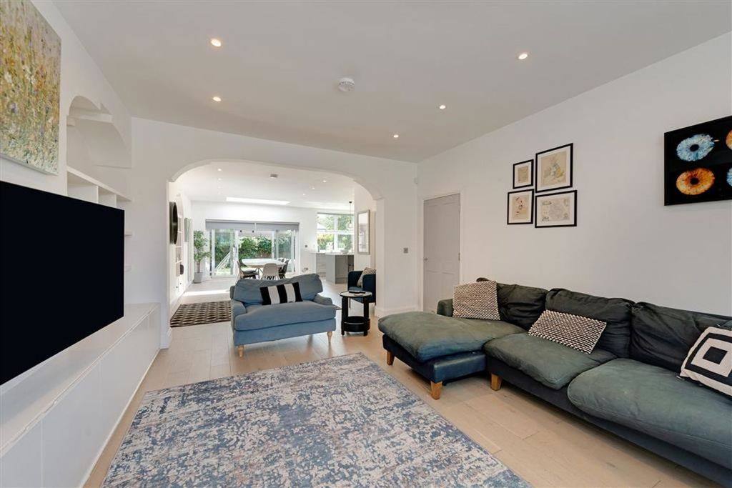 Property photo 3 of 9