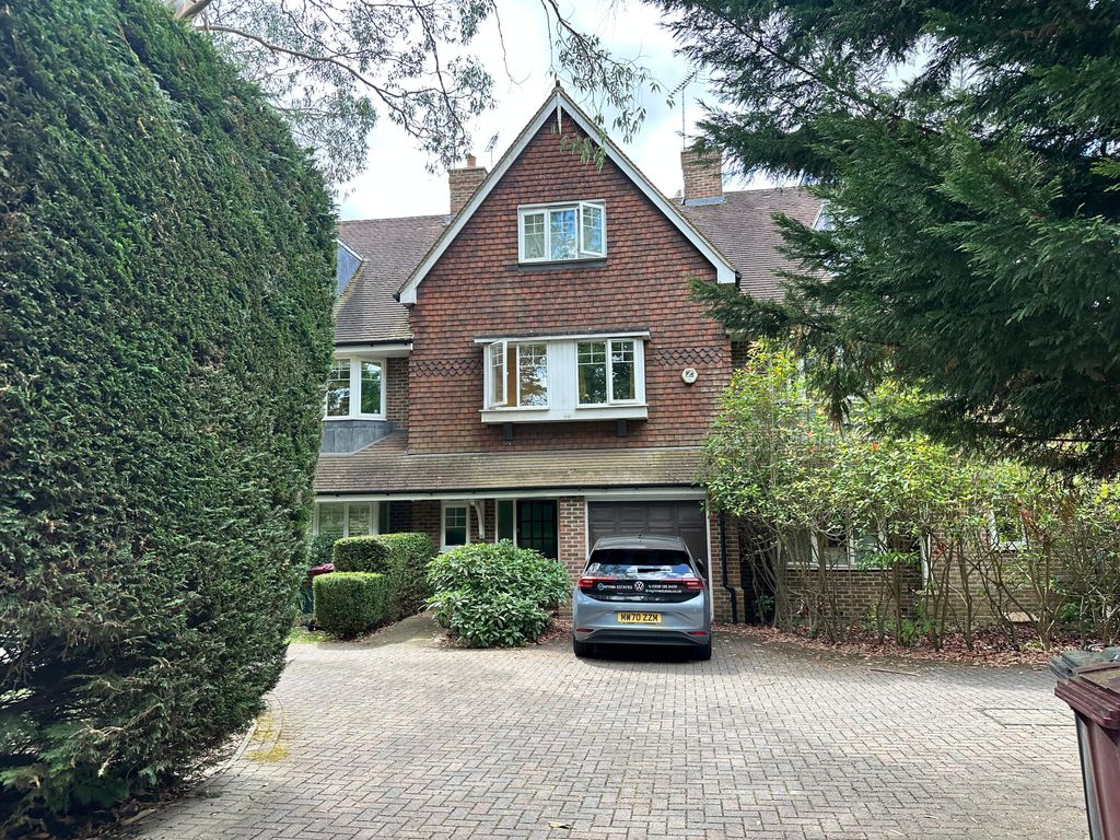 Property photo 1 of 26