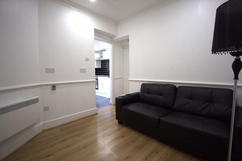 Property photo 3 of 7 Photo 7