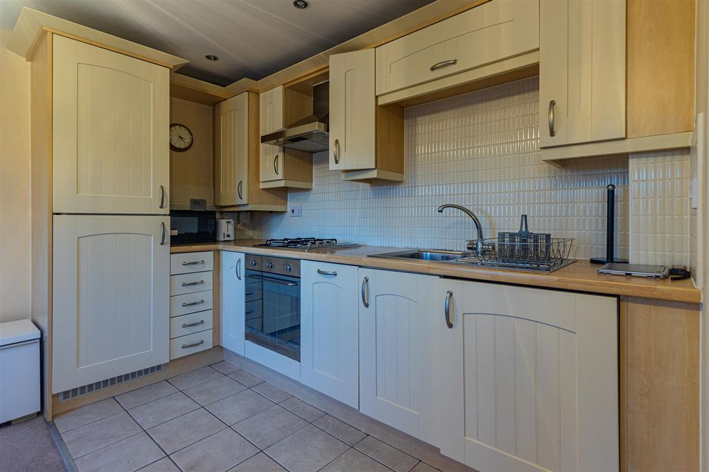 Property photo 3 of 9 Img-2.Jpg