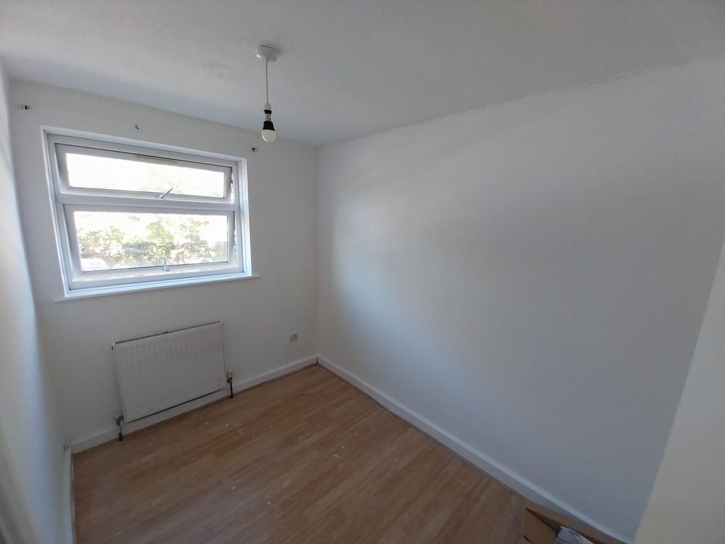 Property photo 3 of 8 Image