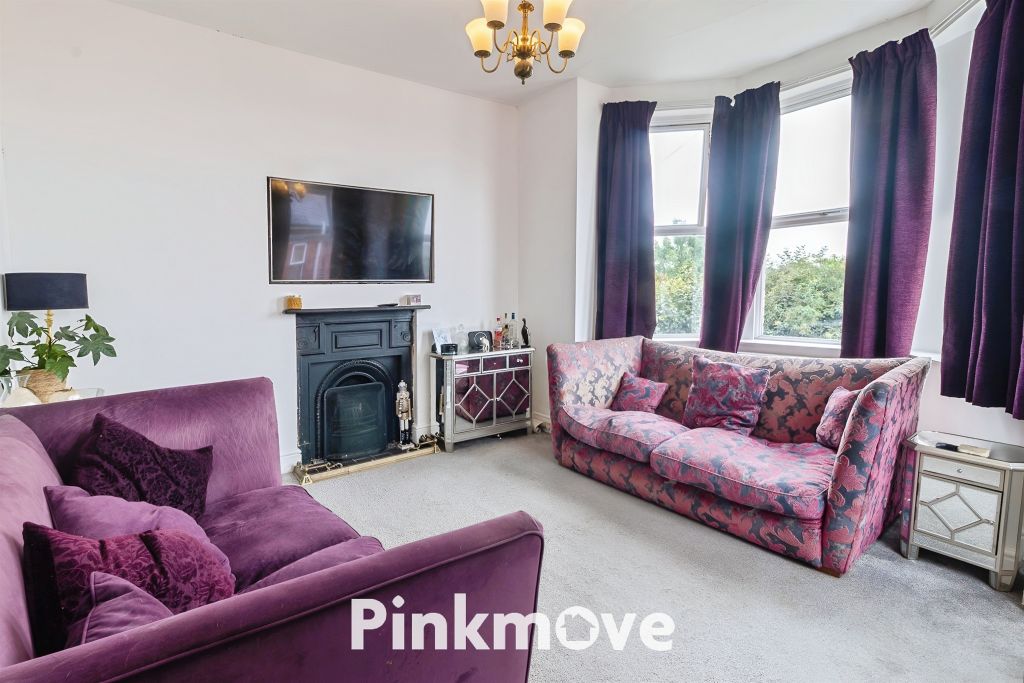 Property photo 2 of 27