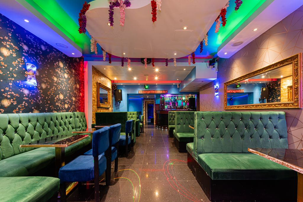 Property photo 3 of 15 Seven Sisters Road 513-004