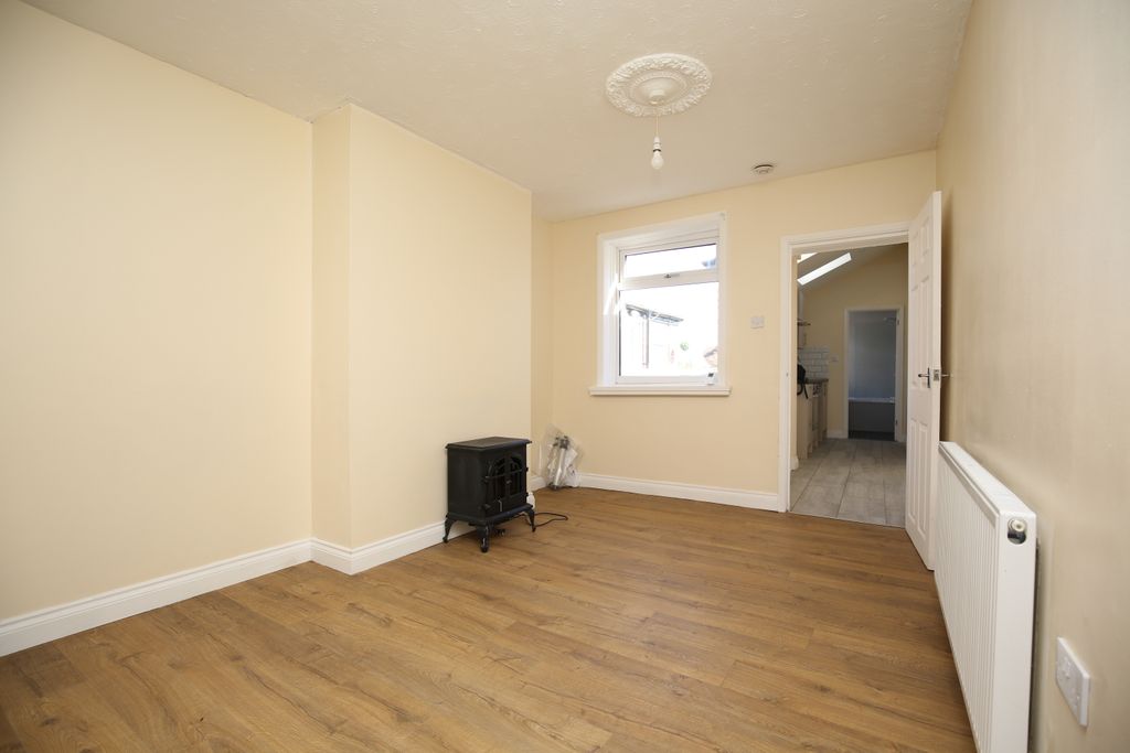 Property photo 2 of 12 4X8A4604