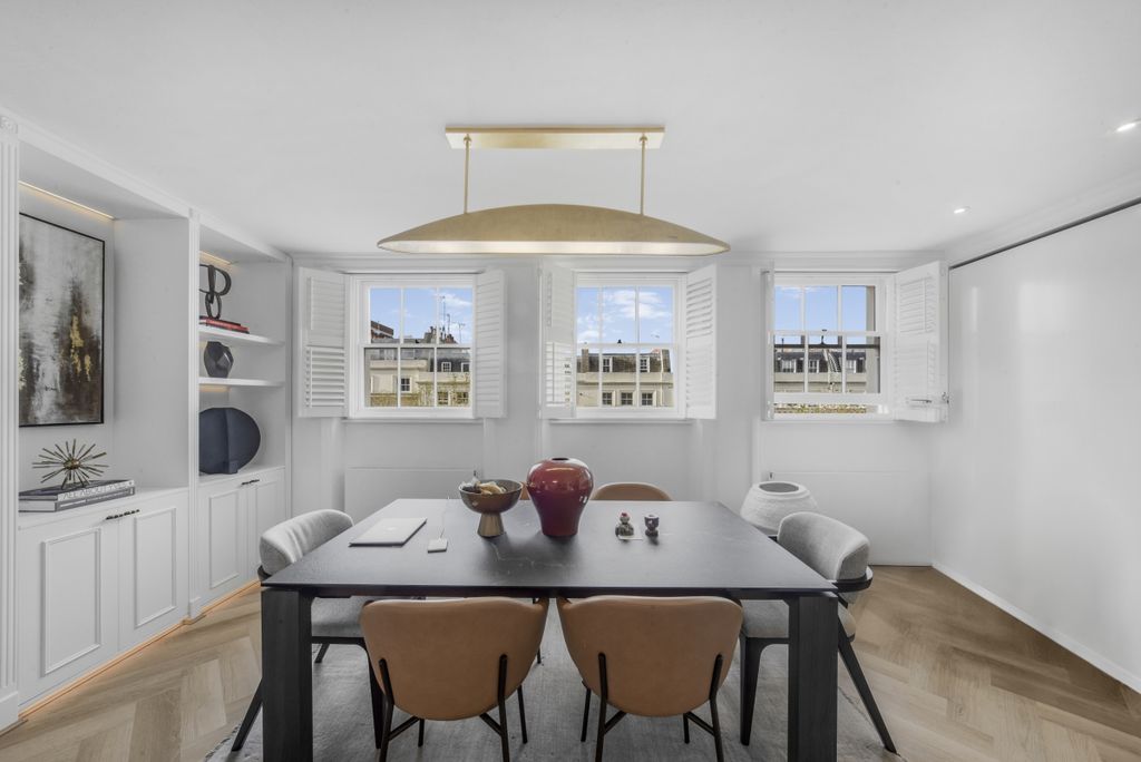 Property photo 2 of 11 Inverness Terrace