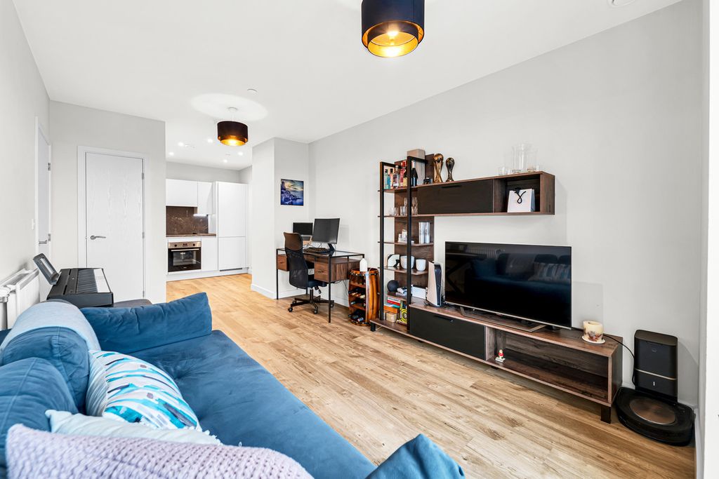 Property photo 2 of 12