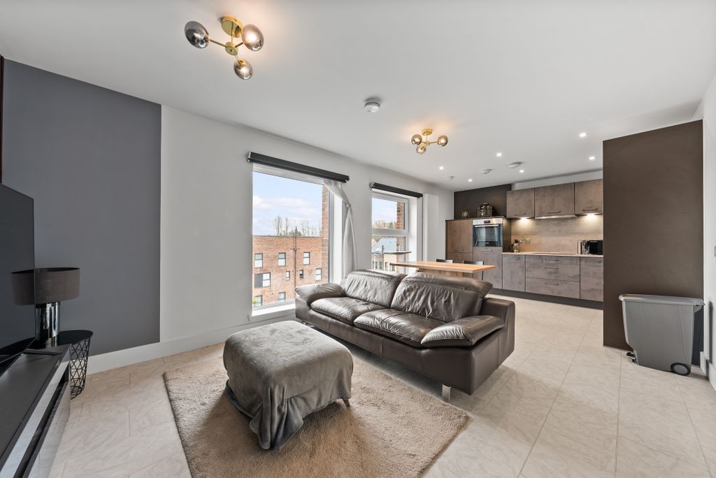 Property photo 2 of 18 Dsc00011