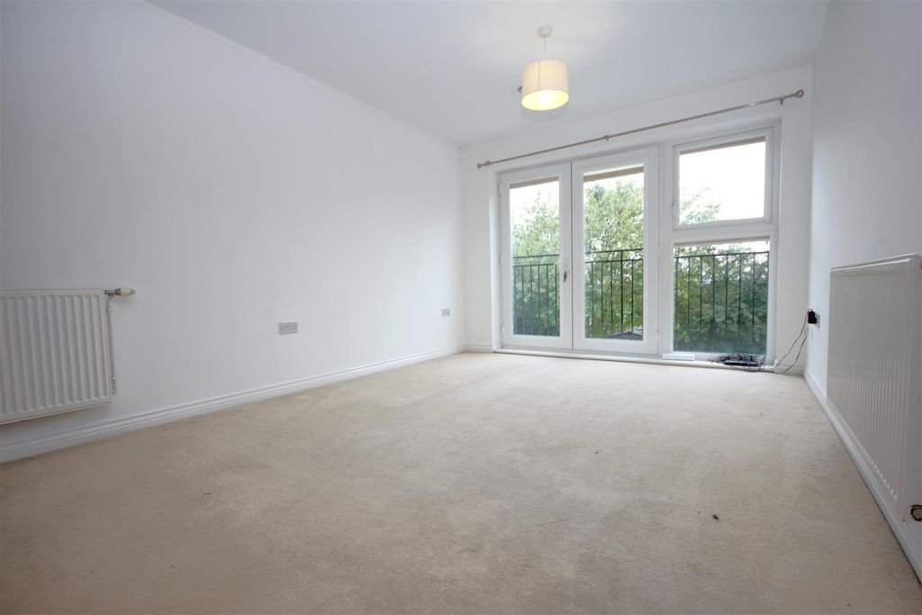 Property photo 3 of 8 Img_2988.Jpg