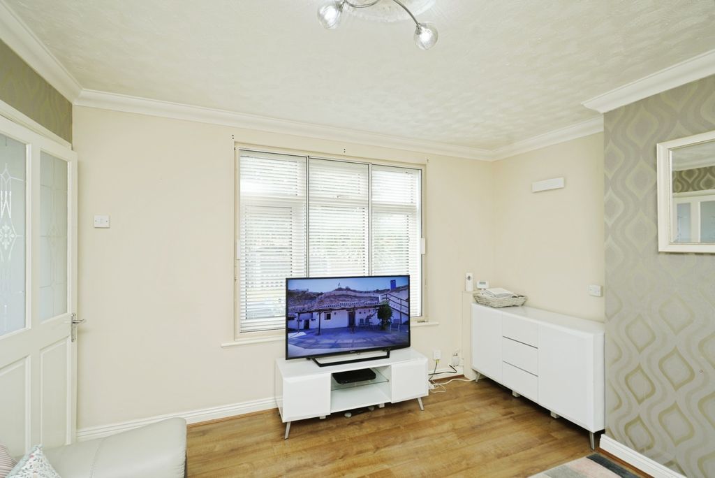 Property photo 2 of 16 Image 2