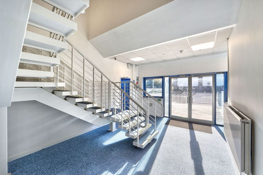 Property photo 2 of 6 Waterglade 2.Jpg