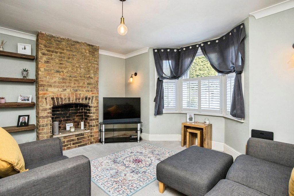 Property photo 3 of 17 Photo