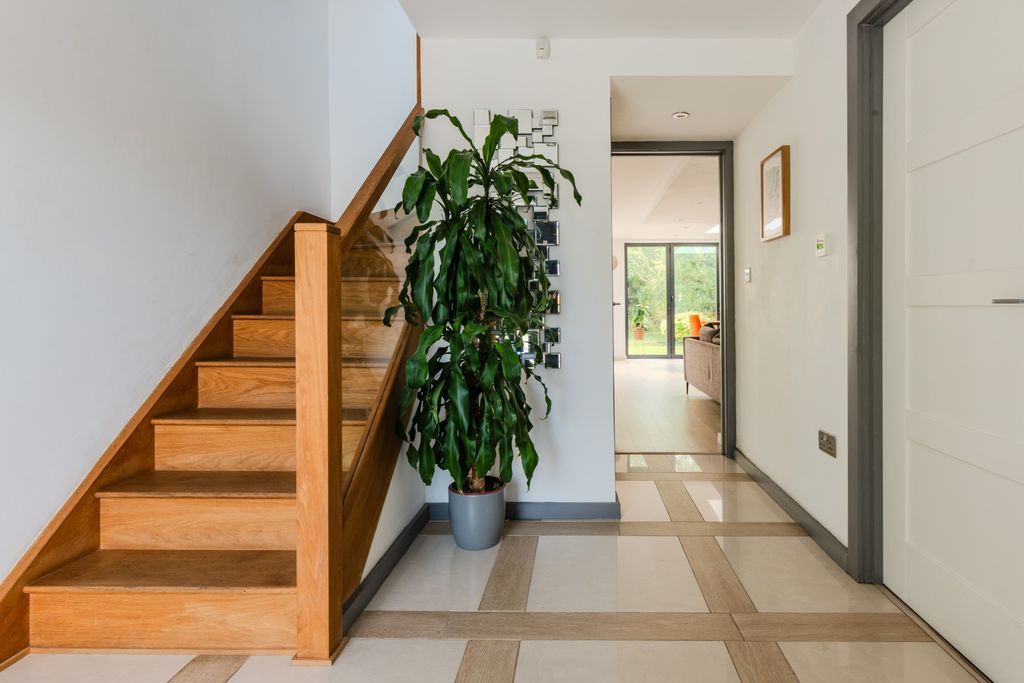 Property photo 3 of 19 Hallway