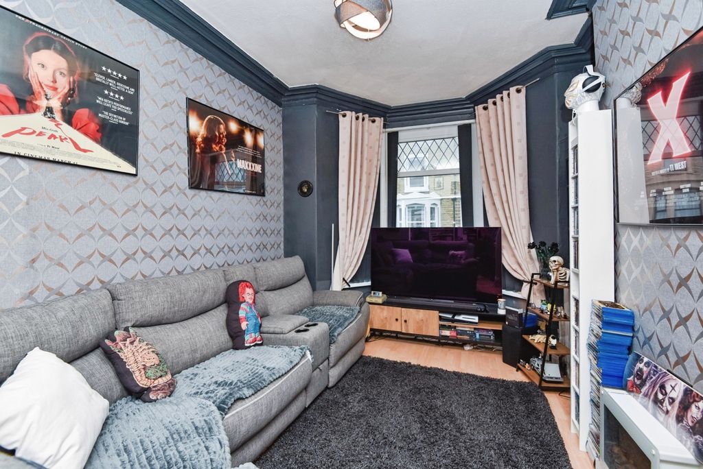 Property photo 2 of 18 Pbox-Img.Jpg