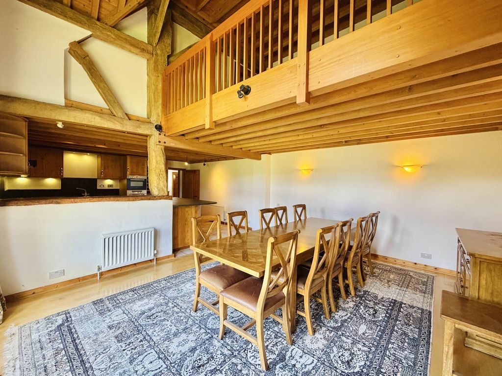 Property photo 3 of 28