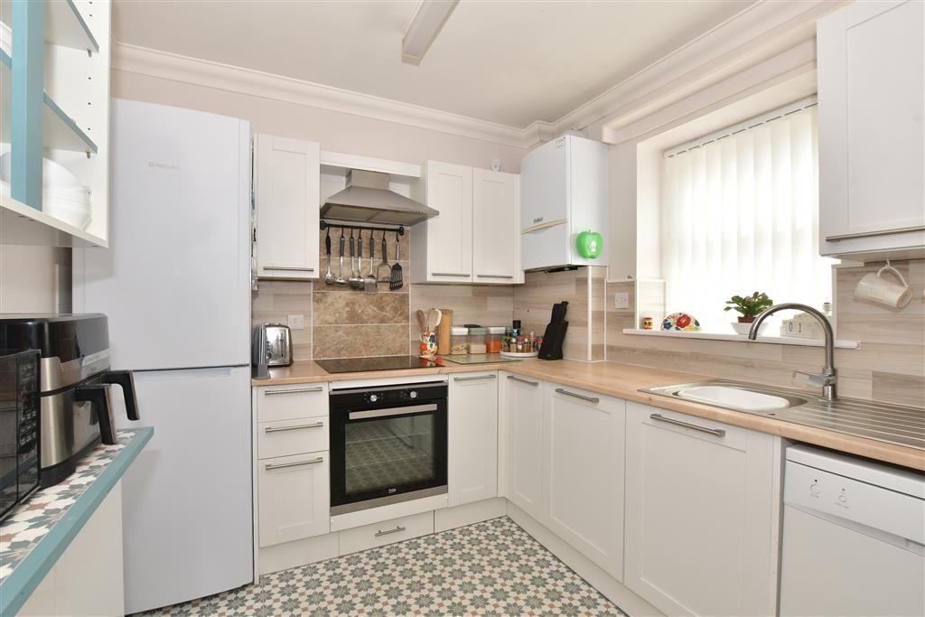 Property photo 1 of 11 Kitchen