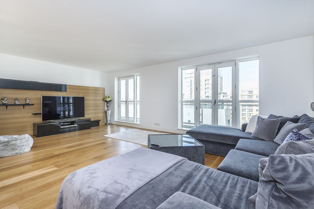 Property photo 1 of 13 Reception