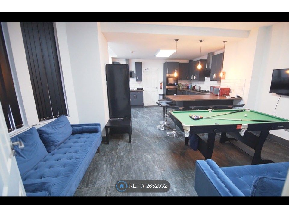 Property photo 2 of 18 The Lounge