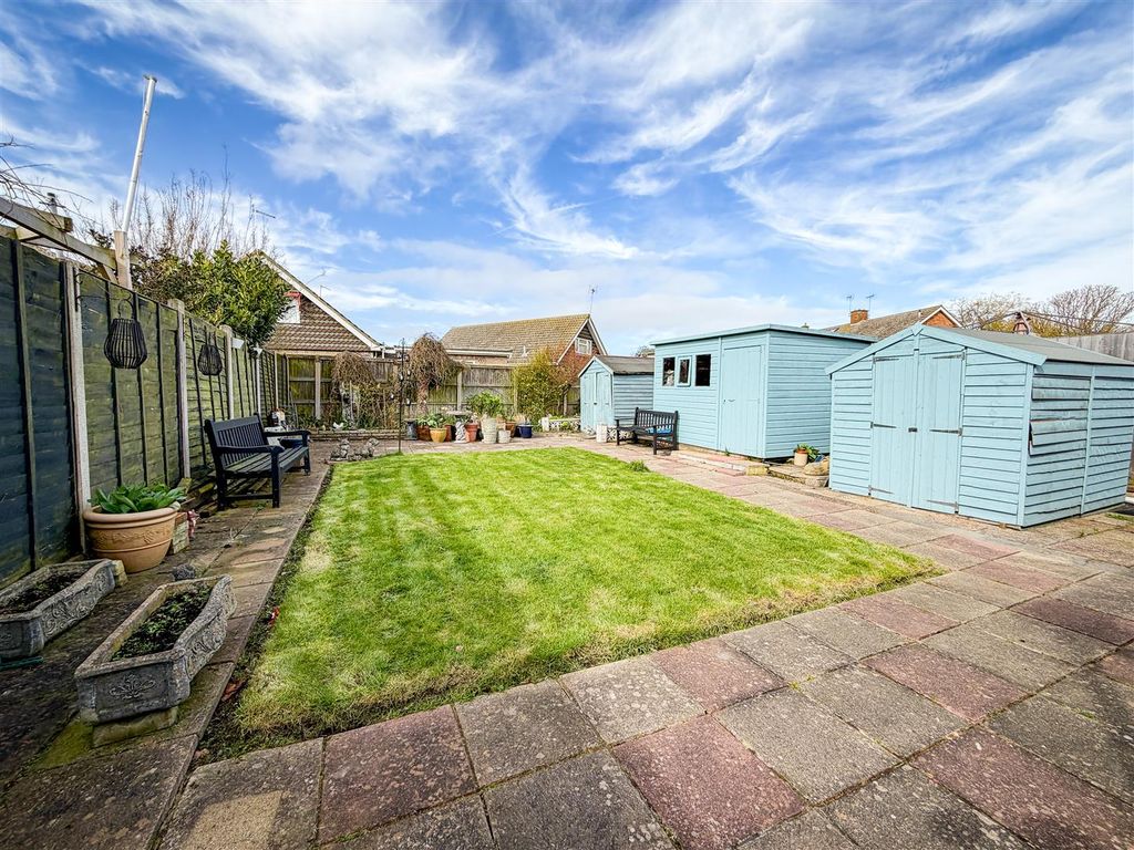 Property photo 2 of 20 Outside - Rear