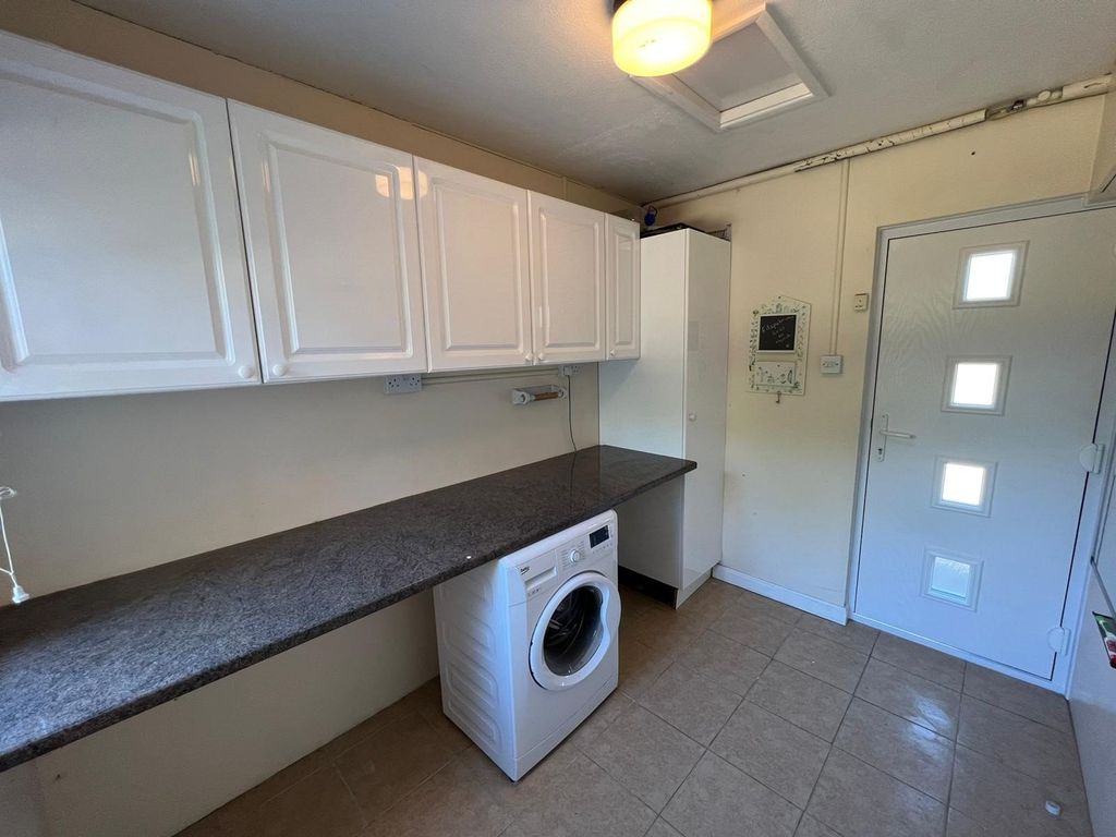 Property photo 3 of 9 Utility Room