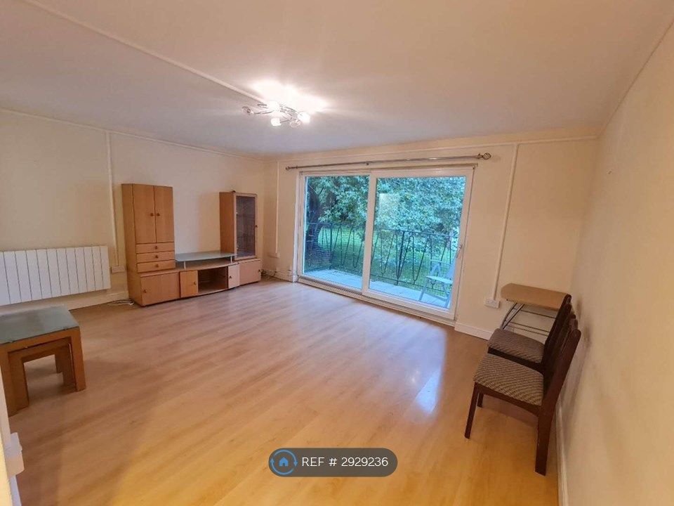 Property photo 3 of 9 Living Room