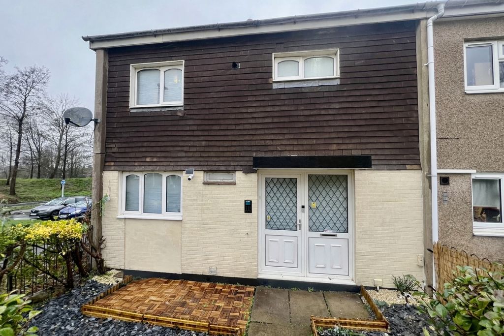 Property photo 1 of 6 Napier Close