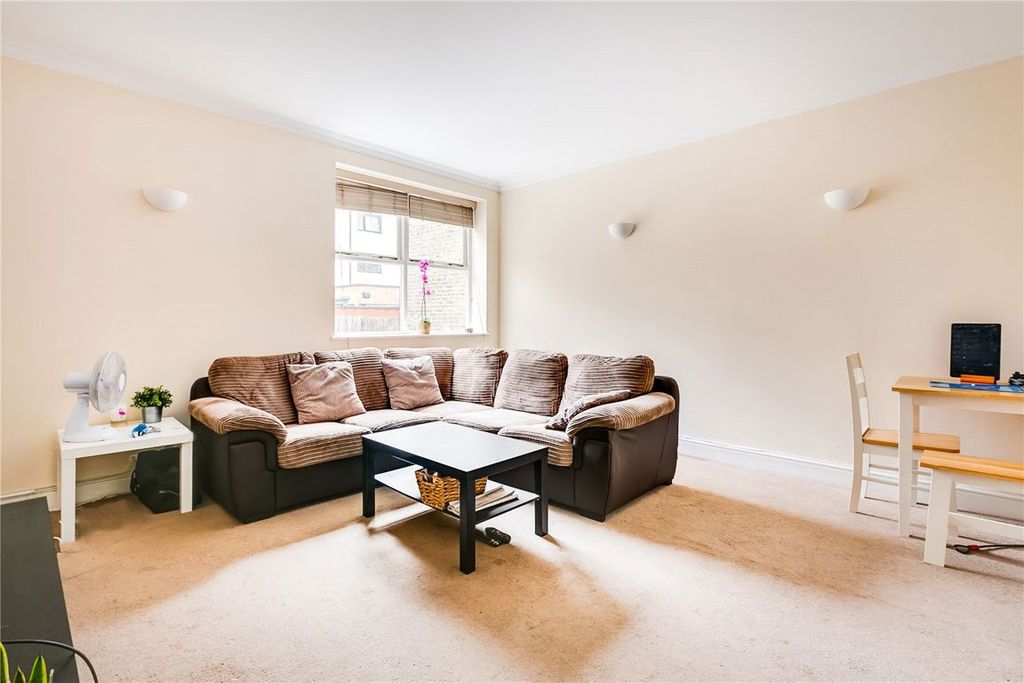 Property photo 2 of 6