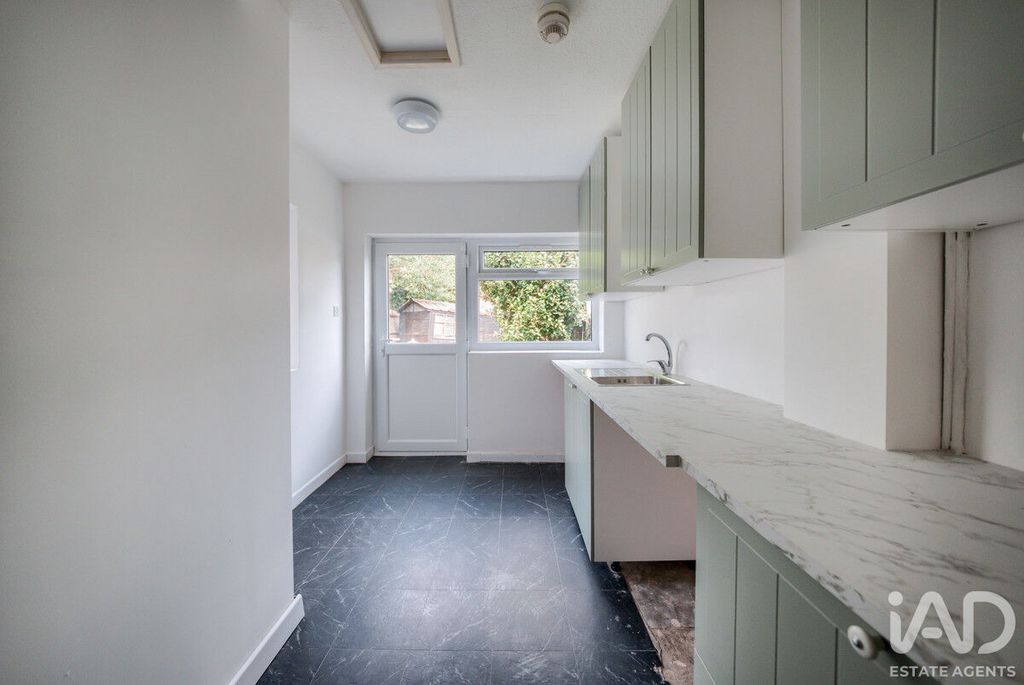 Property photo 2 of 22