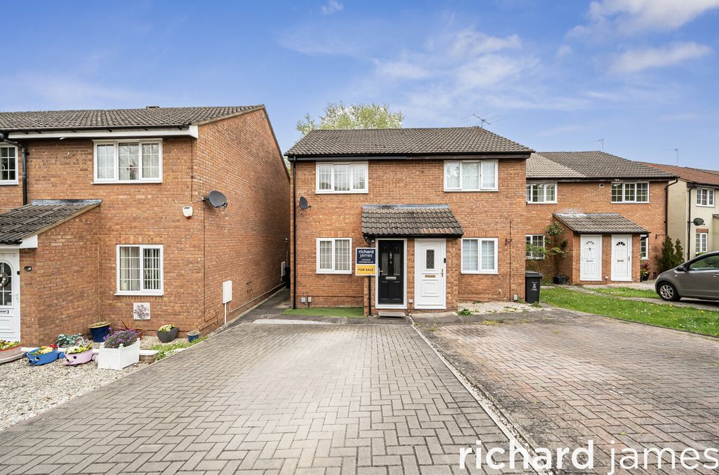 Property photo 1 of 11 E633Ef0861584A83B12Ffd4B1A22E0d9