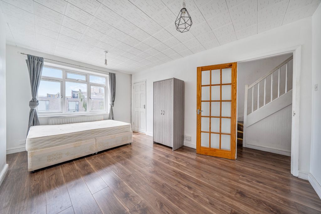 Property photo 2 of 12 5188724