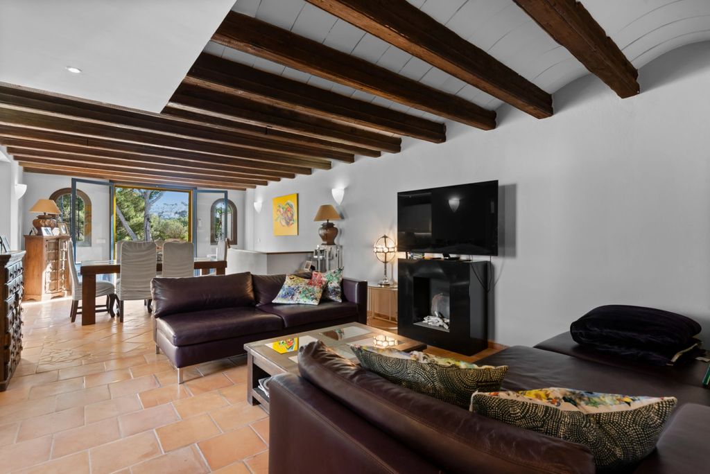 Property photo 3 of 30