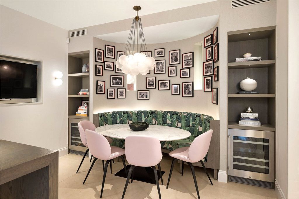 Property photo 2 of 8 Dining Area
