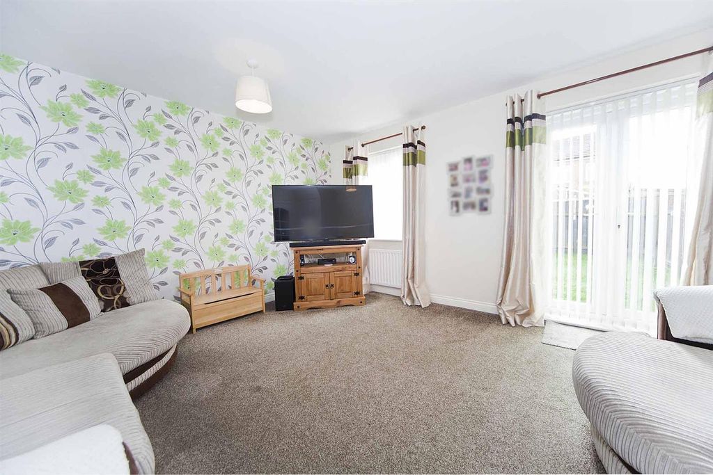 Property photo 2 of 23