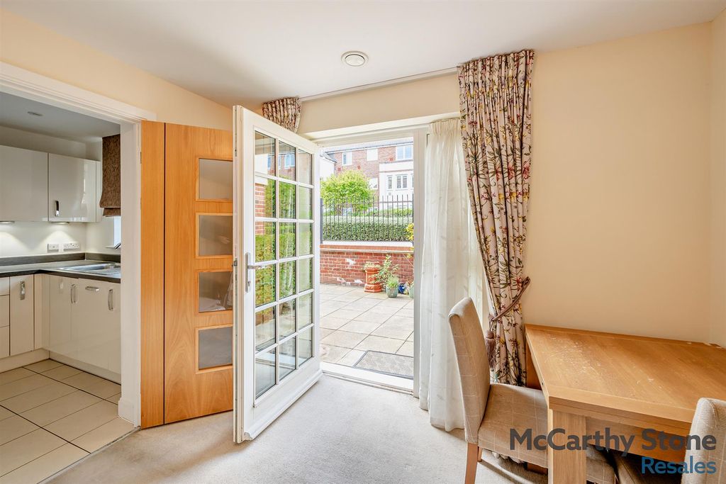 Property photo 3 of 21 8688662-Interior06-800.Jpg