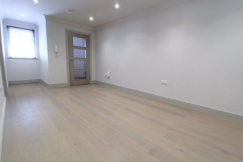 Property photo 1 of 8 Photo 5