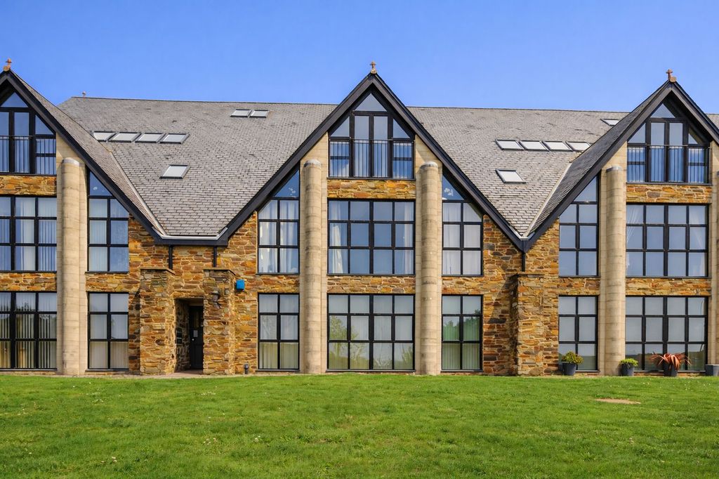 Property photo 3 of 19