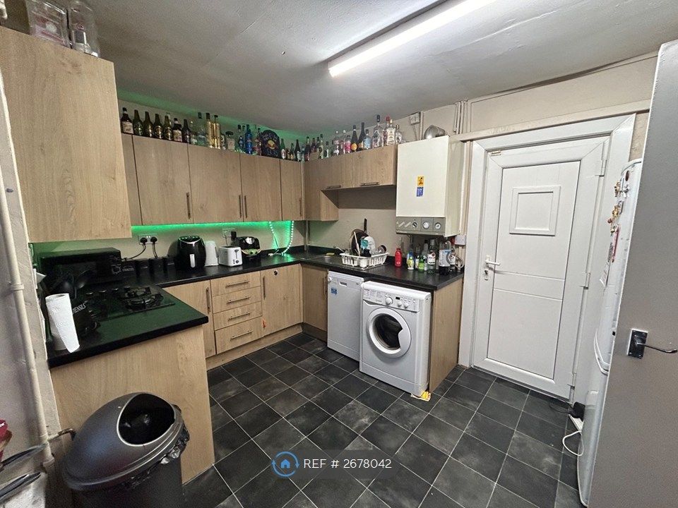 Property photo 3 of 5 Kitchen