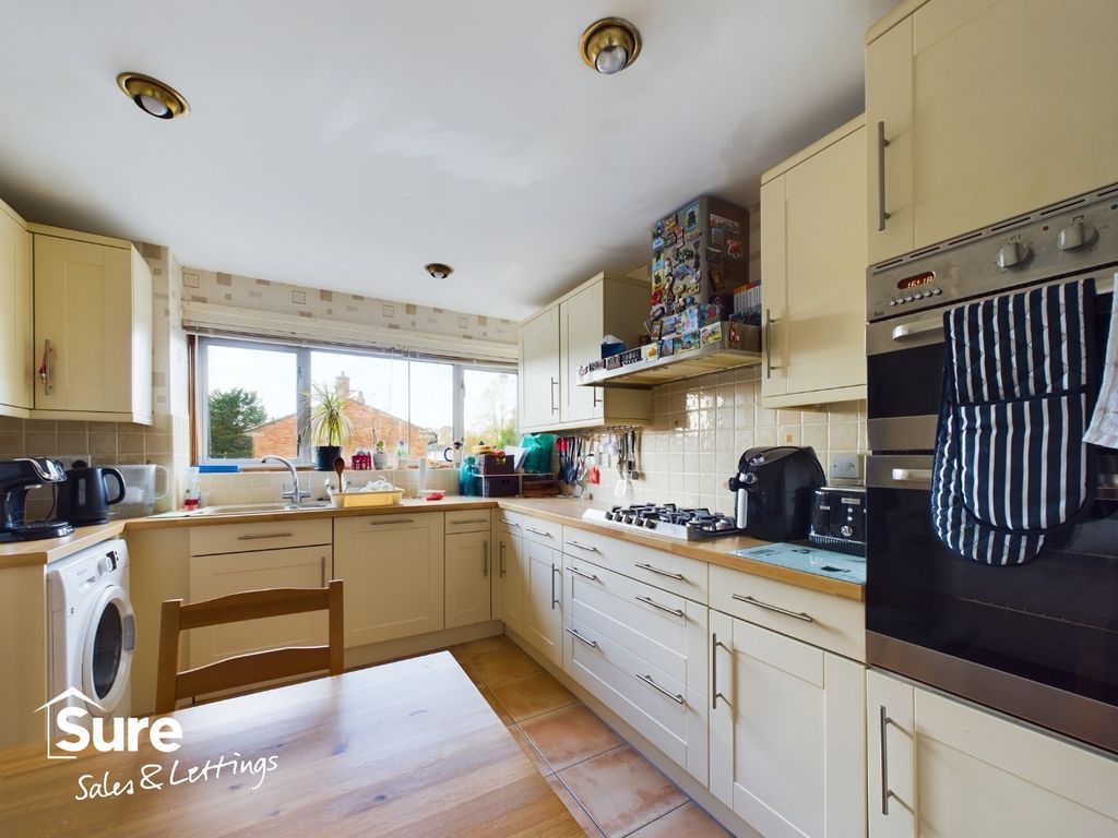 Property photo 3 of 14 3683636