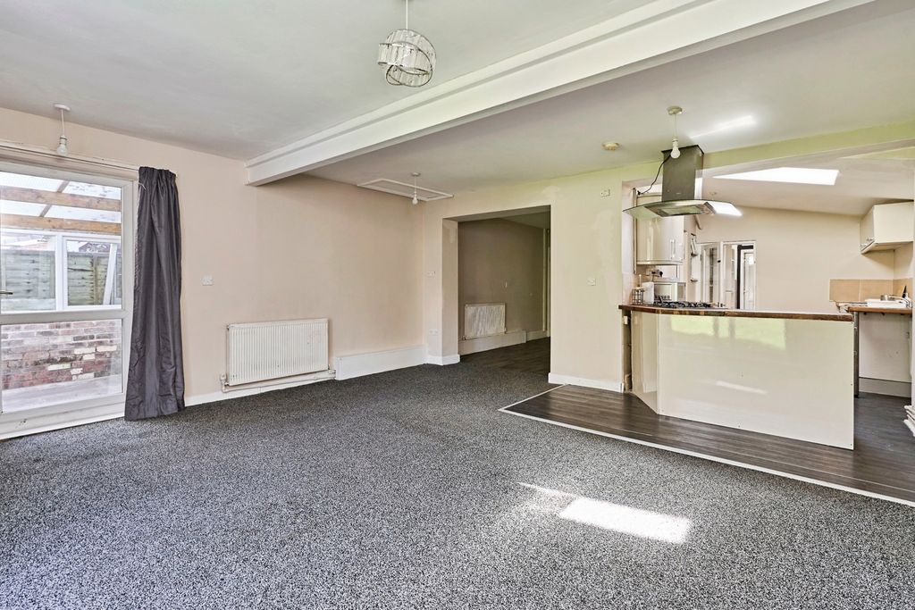 Property photo 3 of 20 Pbox-Img.Jpg