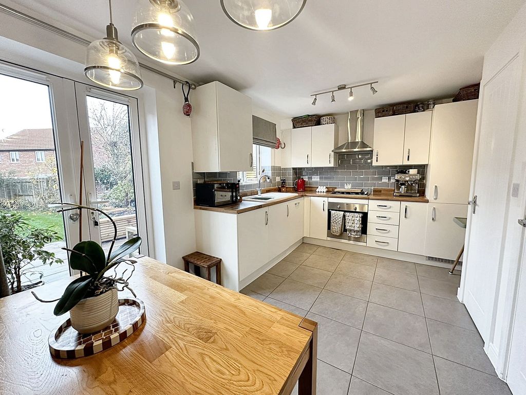 Property photo 3 of 13 Kitchen/Diner