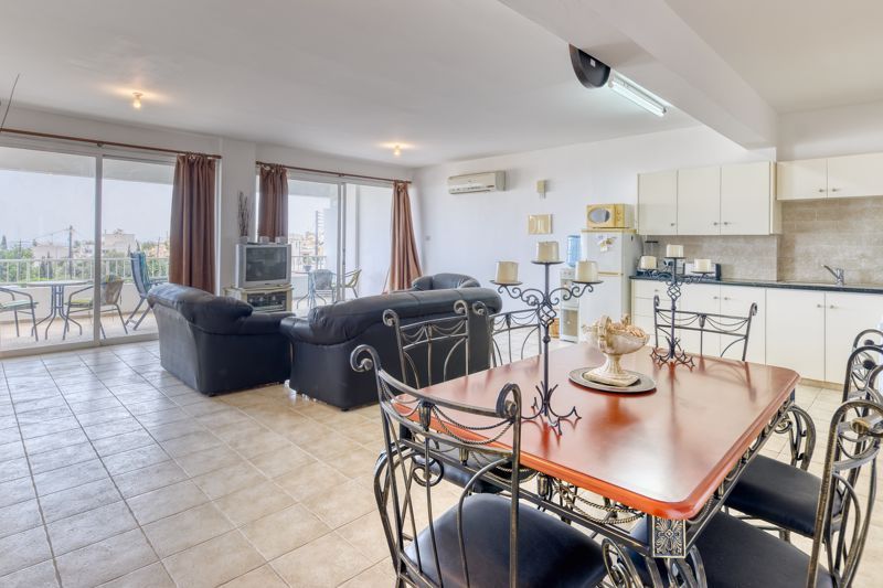 Property photo 1 of 19 Lounge, Kitchen,...