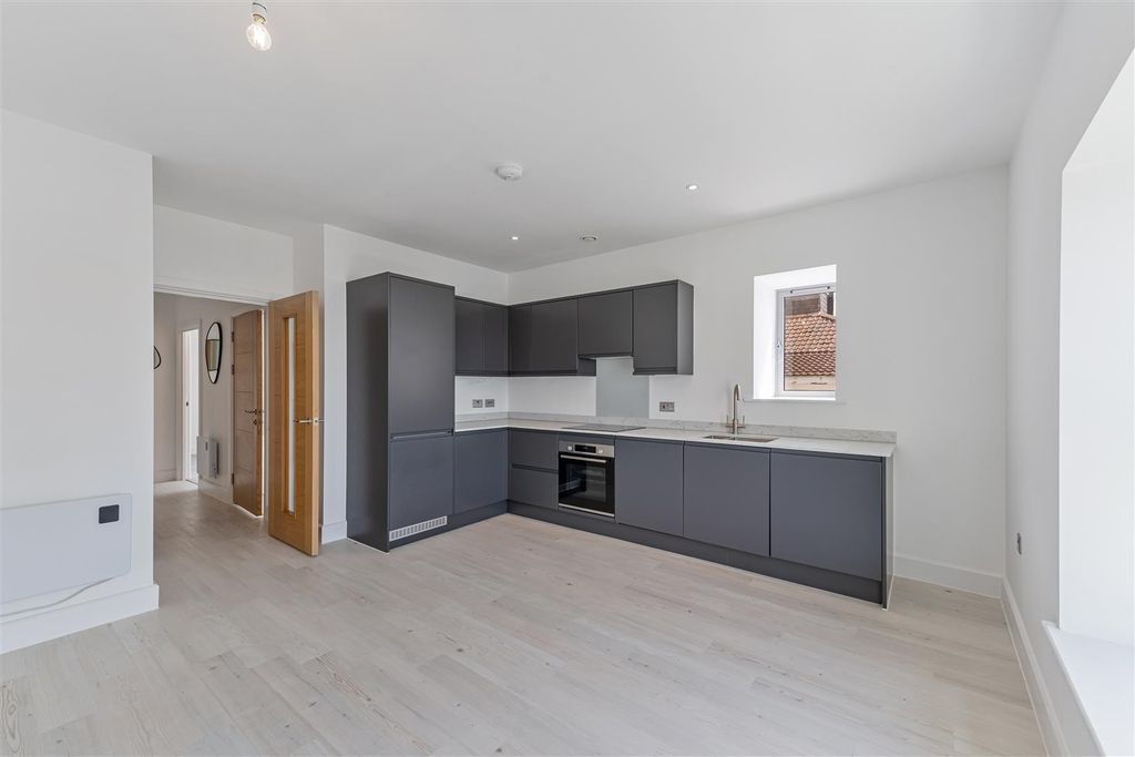 Property photo 3 of 15 Kitchen/Living