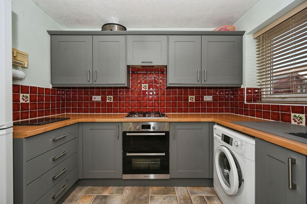 Property photo 3 of 15