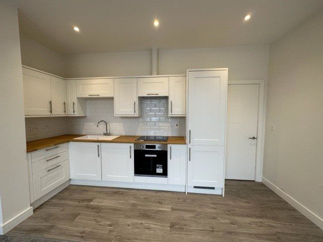 Property photo 1 of 9 Kitchen 1