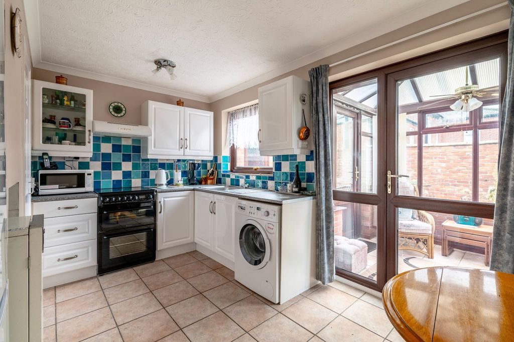 Property photo 2 of 14